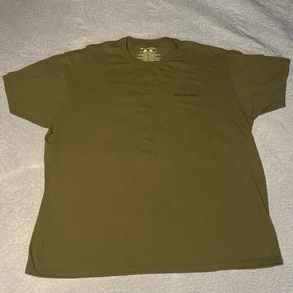 Columbia T-shirt